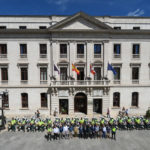Efectivos de la Guardia Civil y Autoridades en frente del Palacio Provincial